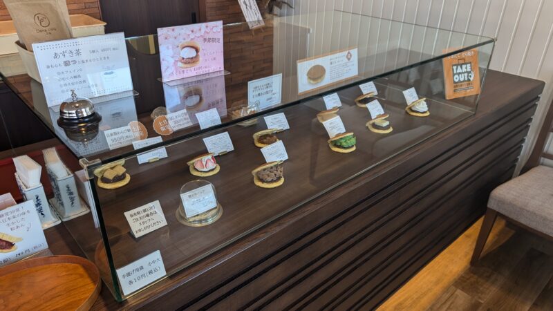 テイクアウト用のショーケース